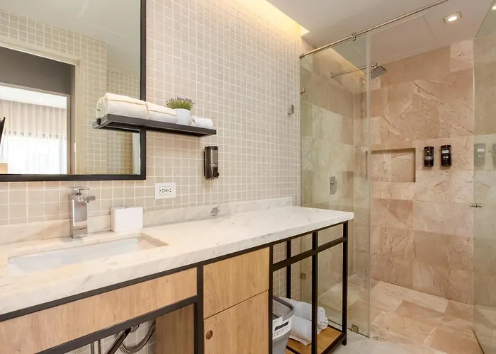 Luxury 1br Prime Location